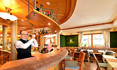 Barkeeper Hotel Jagdhof